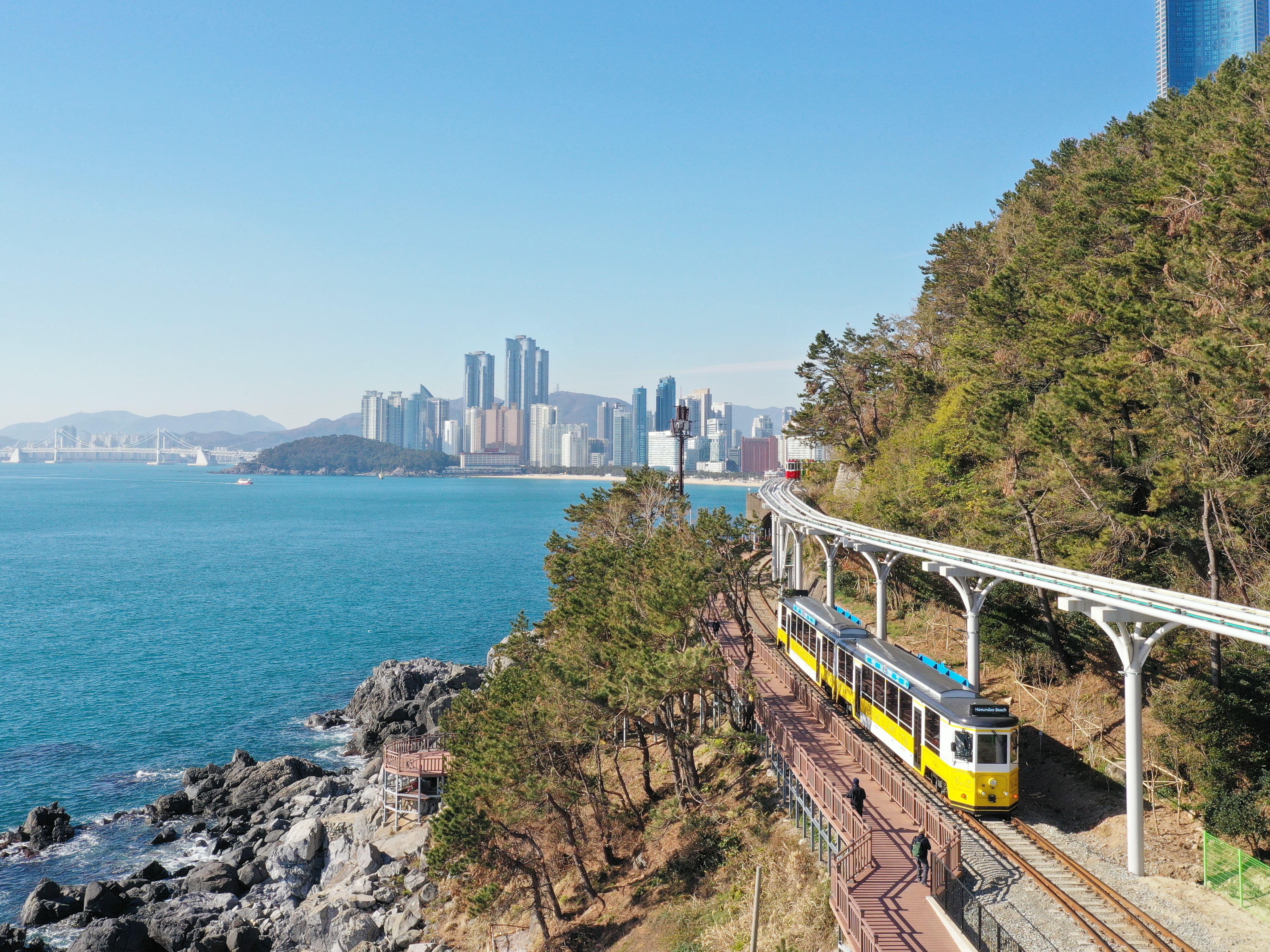 ヴィーナストラベル下関営業所 海雲台ブルーライン海岸列車＆BUSAN X The SKY展望台